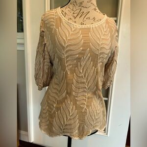 Beautiful Blouse size XL fits like a Large